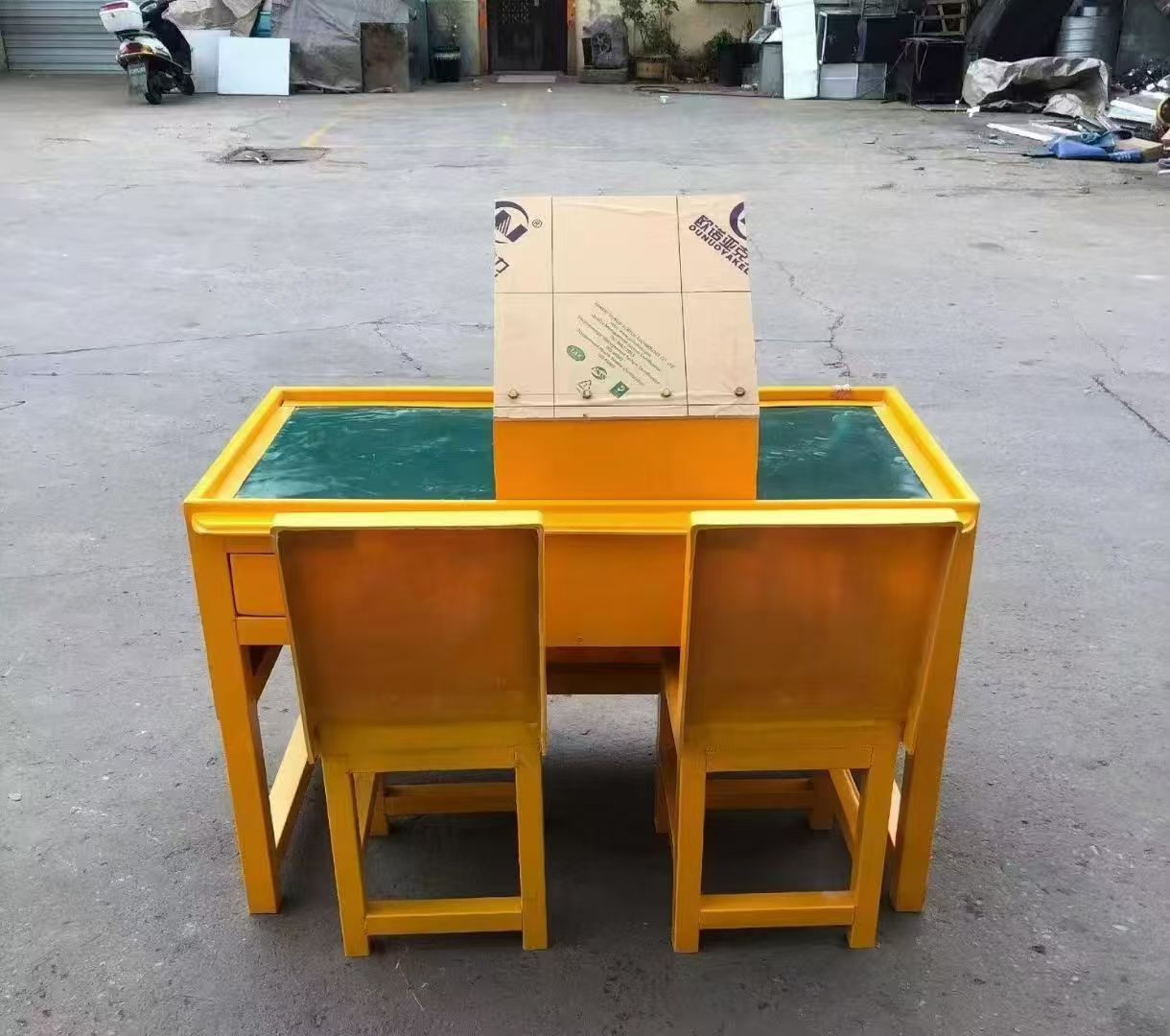 德保防静电导通桌井下煤矿火工品发放桌：危险品流转的安全守护者